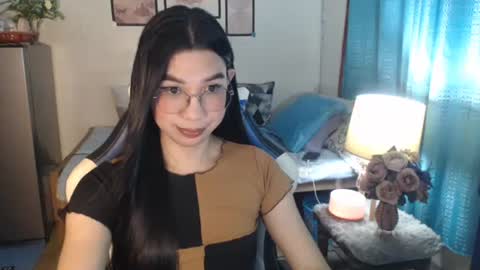 Snapshot of urwetasianprincessxx chatting on March 4, 10:24 am Ashley Kate Mateo Gray online show from March 4, 10:24 am