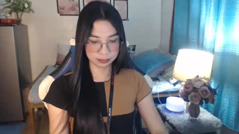 Snapshot of urwetasianprincessxx chatting on February 27, 11:31 am Ashley Kate Mateo Gray online show from February 27, 11:31 am