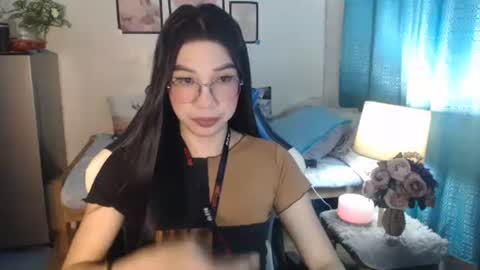 Snapshot of urwetasianprincessxx chatting on February 5, 11:02 am Ashley Kate Mateo Gray online show from February 5, 11:02 am