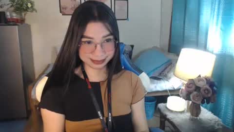 Snapshot of urwetasianprincessxx chatting on February 13, 8:06 am Ashley Kate Mateo Gray online show from February 13, 8:06 am