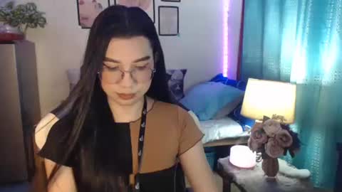Snapshot of urwetasianprincessxx chatting on December 5, 11:27 am Ashley Kate Mateo Gray online show from December 5, 11:27 am