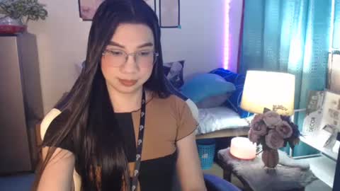 Snapshot of urwetasianprincessxx chatting on December 10, 10:17 am Ashley Kate Mateo Gray online show from December 10, 10:17 am