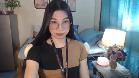 Snapshot of urwetasianprincessxx chatting on February 19, 6:33 am Ashley Kate Mateo Gray online show from February 19, 6:33 am