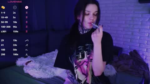Snapshot of uwu_eva chatting on January 19, 7:57 am Eva online show from January 19, 7:57 am