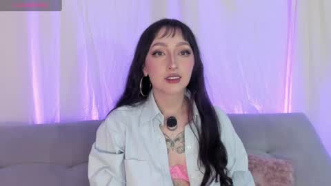 v1cky_ online show from June 19, 11:41 pm