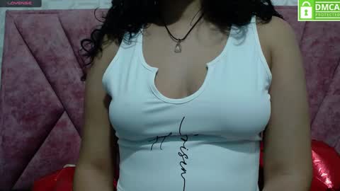 Snapshot of vainilla_cam chatting on February 15, 1:21 am Vainilla online show from February 15, 1:21 am
