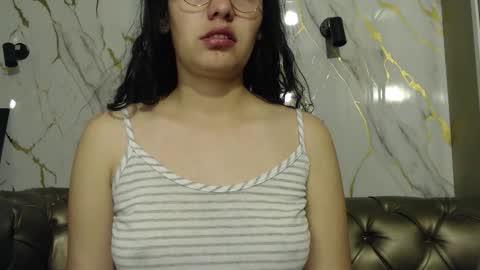 Snapshot of vainilla_cam chatting on September 9, 2:11 am Vainilla online show from September 9, 2:11 am