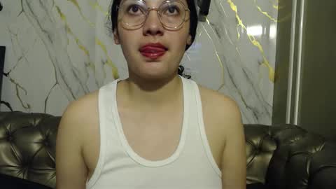 Snapshot of vainilla_cam chatting on September 24, 1:48 am Vainilla online show from September 24, 1:48 am