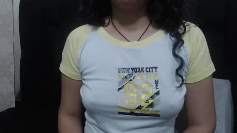 Snapshot of vainilla_cam chatting on March 10, 2:06 am Vainilla online show from March 10, 2:06 am
