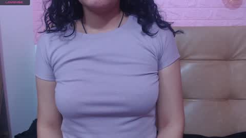 Snapshot of vainilla_cam chatting on December 22, 2:17 am Vainilla online show from December 22, 2:17 am