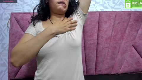 Snapshot of vainilla_cam chatting on December 27, 1:11 am Vainilla online show from December 27, 1:11 am