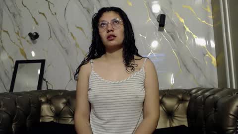 Snapshot of vainilla_cam chatting on October 8, 1:54 am Vainilla online show from October 8, 1:54 am