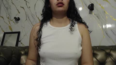 Snapshot of vainilla_cam chatting on October 6, 1:44 am Vainilla online show from October 6, 1:44 am