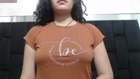 Snapshot of vainilla_cam chatting on February 9, 2:17 am Vainilla online show from February 9, 2:17 am