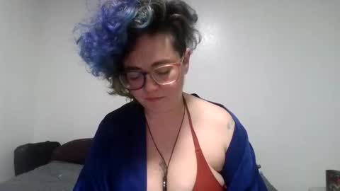 Snapshot of valarieak chatting on October 11, 2:05 am valarieak online show from October 11, 2:05 am