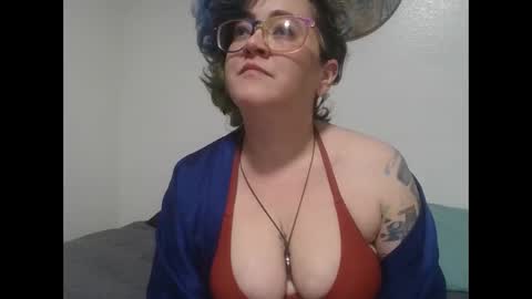 Snapshot of valarieak chatting on October 19, 7:43 am valarieak online show from October 19, 7:43 am