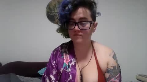 Snapshot of valarieak chatting on October 1, 1:16 pm valarieak online show from October 1, 1:16 pm