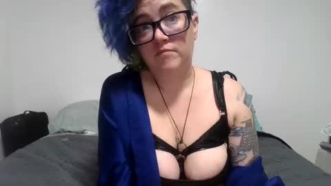 Snapshot of valarieak chatting on September 26, 2:53 am valarieak online show from September 26, 2:53 am