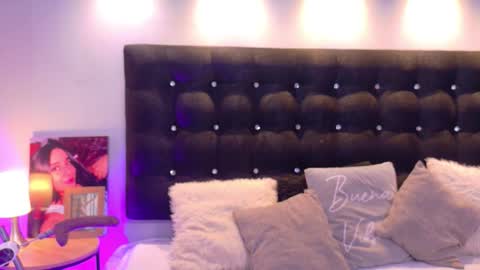 Valen Scott online show from November 28, 1:47 pm