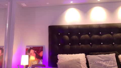 Valen Scott online show from December 19, 3:26 pm