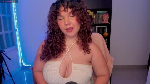 Snapshot of valen_smile_ chatting on October 3, 2:16 am valen_smile_ online show from October 3, 2:16 am