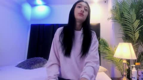 valeri_tafur online show from December 2, 11:01 am