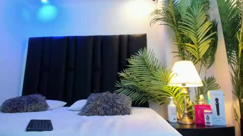 valeri_tafur online show from May 5, 11:02 am