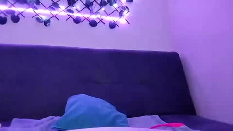 Snapshot of valeria_cherry chatting on March 2, 6:37 am valeria online show from March 2, 6:37 am