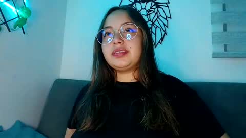 Snapshot of valeria_cherry chatting on September 12, 5:19 am valeria online show from September 12, 5:19 am