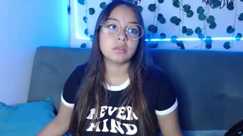 Snapshot of valeria_cherry chatting on January 4, 4:01 am valeria online show from January 4, 4:01 am