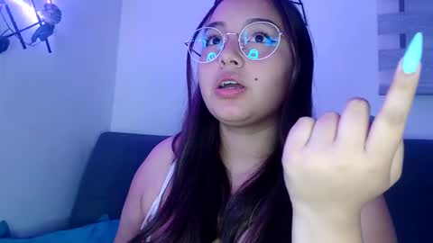Snapshot of valeria_cherry chatting on September 9, 3:39 am valeria online show from September 9, 3:39 am