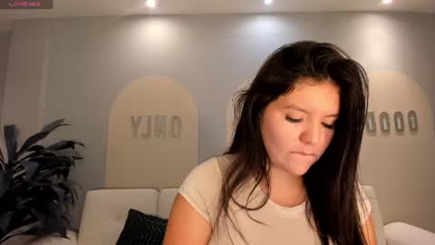 Valeria online show from June 22, 11:40 am