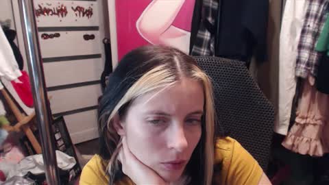 Snapshot of valeriaxkiss chatting on March 6, 6:48 pm ValeriaXKiss online show from March 6, 6:48 pm