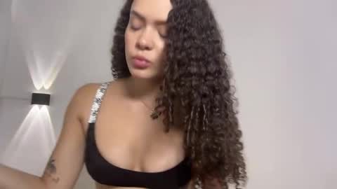 valeriesaint online show from February 12, 5:36 pm