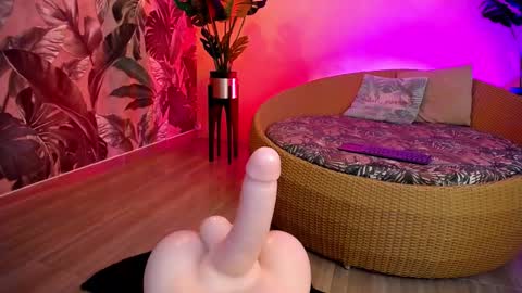 valery_blush online show from February 17, 4:23 am