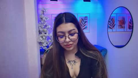 Snapshot of valery_m00n chatting on October 27, 12:22 pm VALERY.  online show from October 27, 12:22 pm
