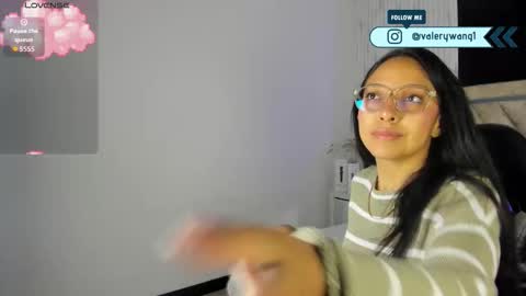 Val online show from December 20, 12:09 pm