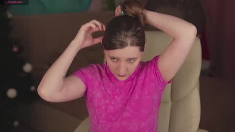 V A L E R Y  M U R online show from December 21, 6:39 am