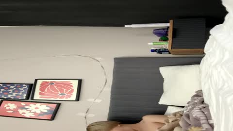 valevaweheart online show from May 18, 2:34 pm