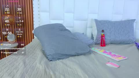 Valkiria moore  online show from December 17, 8:46 pm