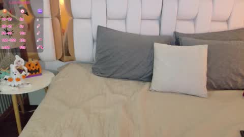 Valkiria moore  online show from October 19, 8:11 pm