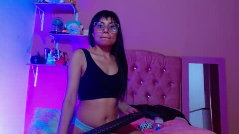 valkiry_ online show from December 19, 2:27 am