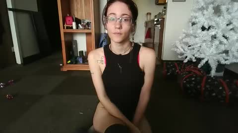 Snapshot of valleriestarr chatting on December 12, 5:48 pm Vallerie Starr online show from December 12, 5:48 pm