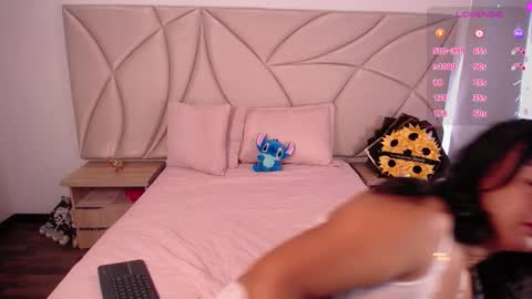 Snapshot of valleryc chatting on September 22, 12:03 pm Vallery online show from September 22, 12:03 pm