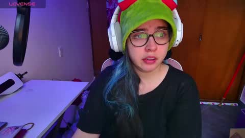 Im Violet online show from March 9, 10:41 pm