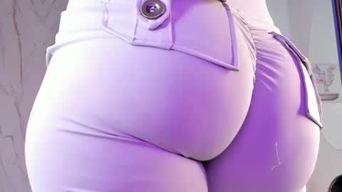 Vallolet Peach  online show from June 20, 12:09 pm