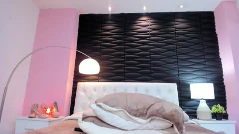 Snapshot of valrery_roussex chatting on September 13, 9:34 pm Valery online show from September 13, 9:34 pm