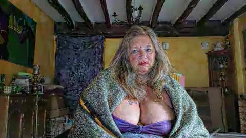 vampwoman online show from November 9, 8:43 am