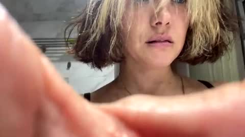 vanessa online show from August 1, 1:18 am