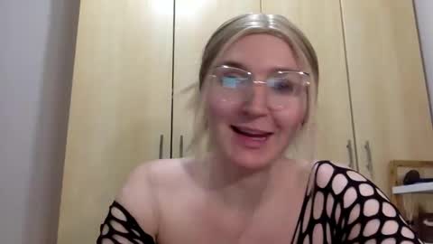 Snapshot of vanda26 chatting on February 27, 8:31 pm Vanda online show from February 27, 8:31 pm